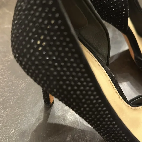 COACH SPARKLE BKACK HEELS. - Picture 4 of 7